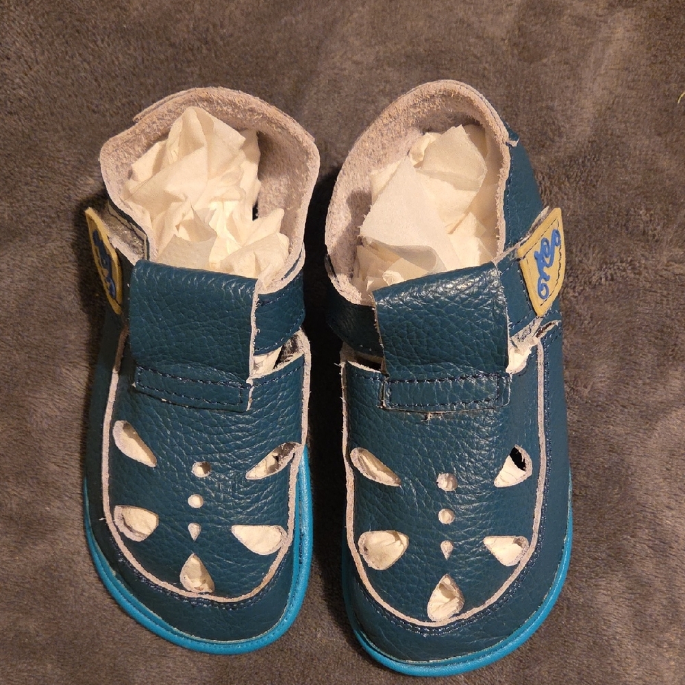 Magical (brand) Kids Barefoot Shoes Size 25